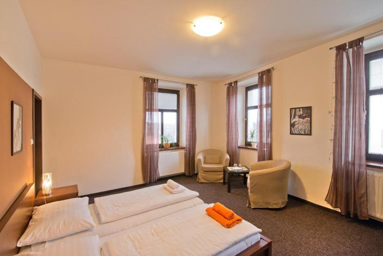 Hotel U Zlateho Byka Pisek  Room photo