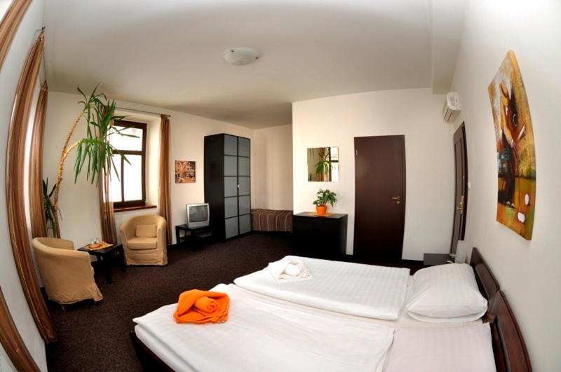 Hotel U Zlateho Byka Pisek  Exterior photo